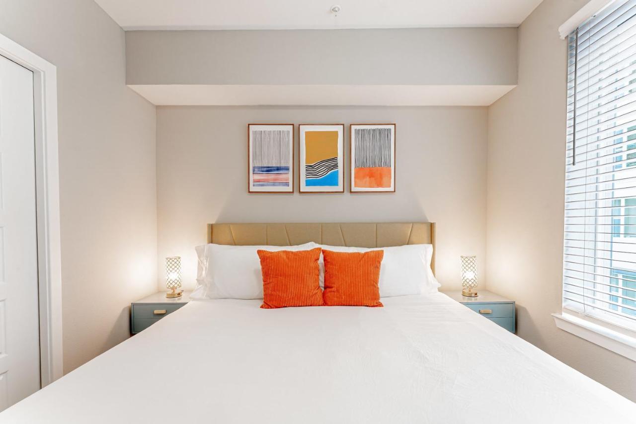 Upscale Modern Apts - Free Parking, Fast Wifi, Courtyard Apartment Austin Exterior photo