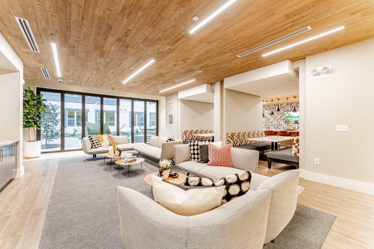 Upscale Modern Apts - Free Parking, Fast Wifi, Courtyard Apartment Austin Exterior photo