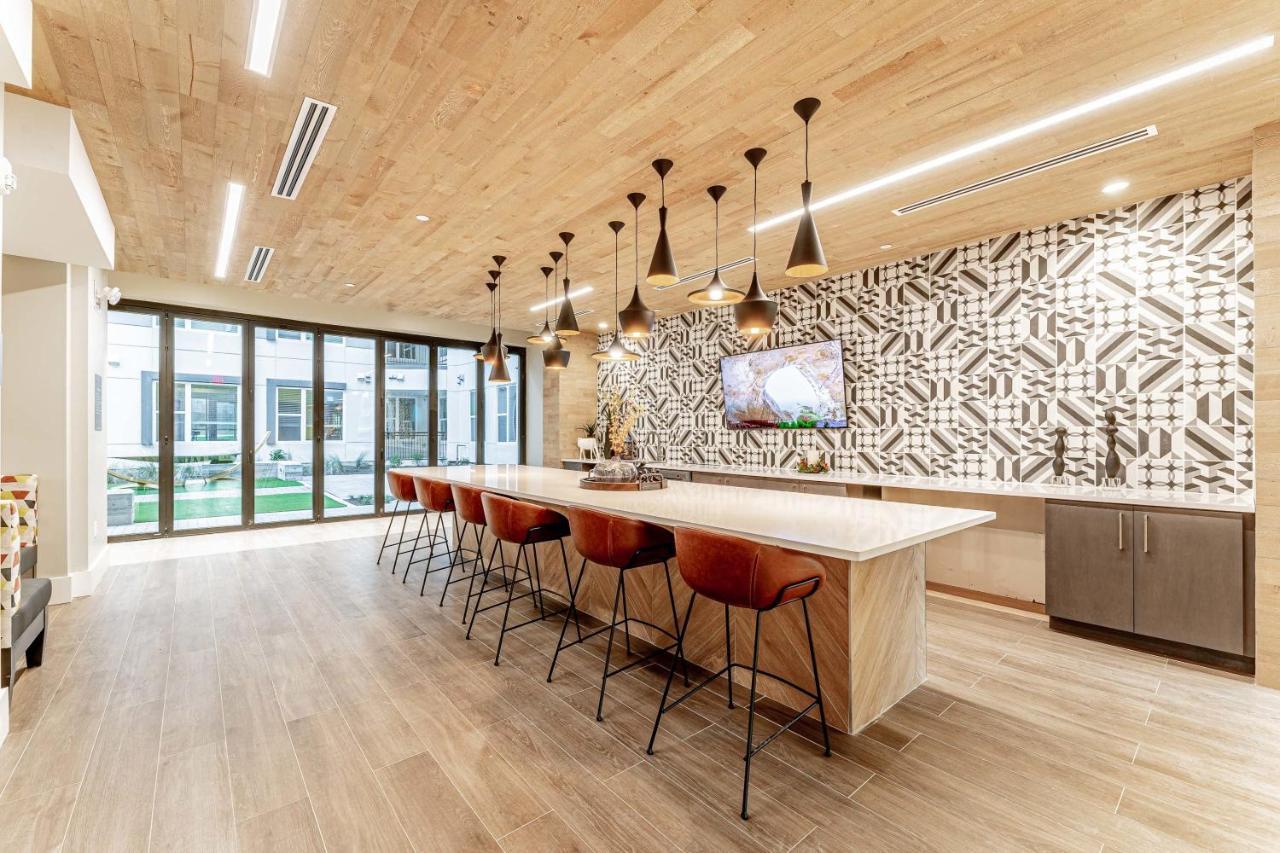 Upscale Modern Apts - Free Parking, Fast Wifi, Courtyard Apartment Austin Exterior photo