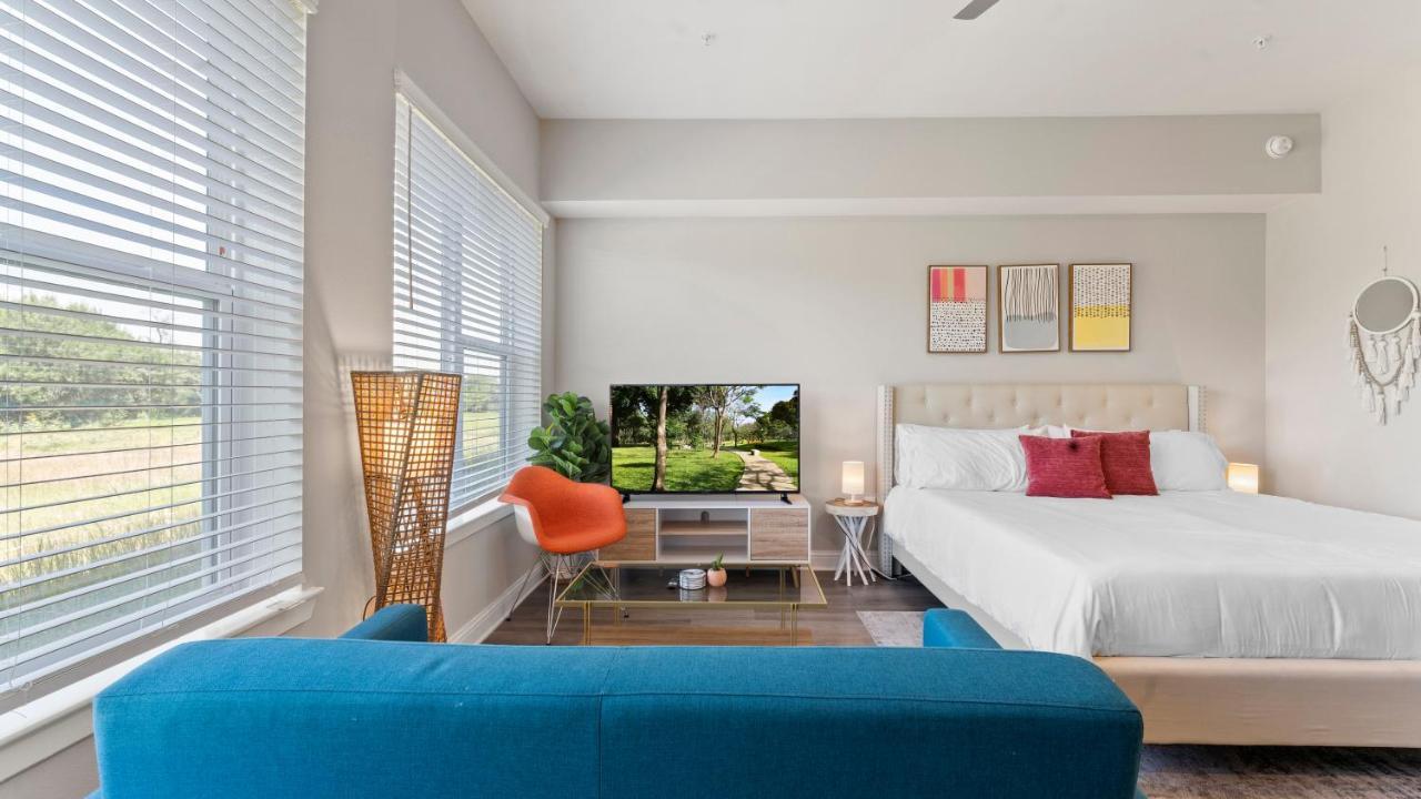 Upscale Modern Apts - Free Parking, Fast Wifi, Courtyard Apartment Austin Exterior photo